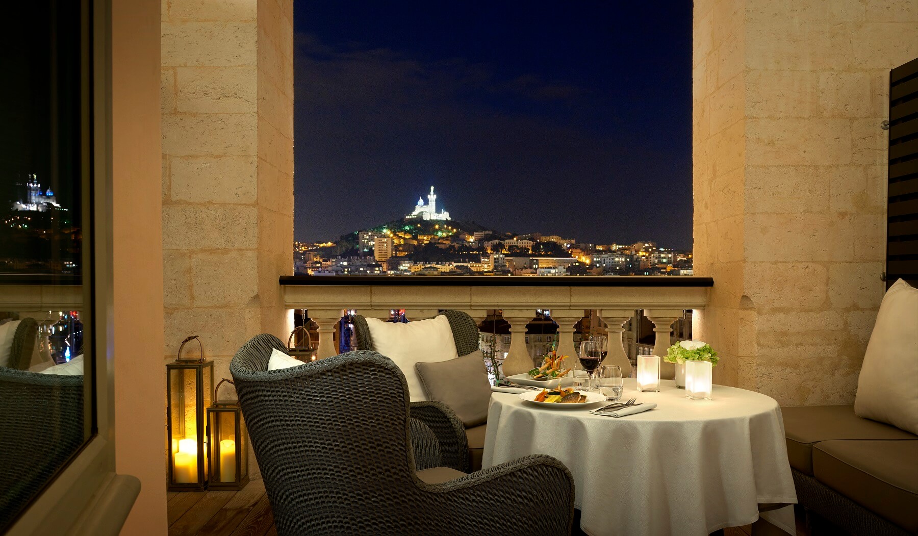 découvrez les hôtels romantiques à marseille, où élégance et charme se rencontrent. profitez d'un séjour inoubliable dans des établissements accueillants, idéalement situés pour explorer les trésors de la ville tout en savourant des moments de tendresse en couple.