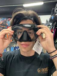 découvrez comment choisir le meilleur masque de natation pour des sessions confortables et efficaces dans l'eau. notre guide vous aide à sélectionner le modèle adapté à votre morphologie et à vos besoins.