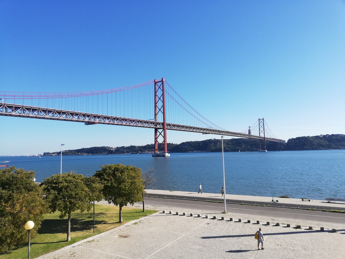 découvrez comment l'e-monnaie devient l'alliée indispensable des nomades numériques pour des transactions rapides, sécurisées et sans frontières.