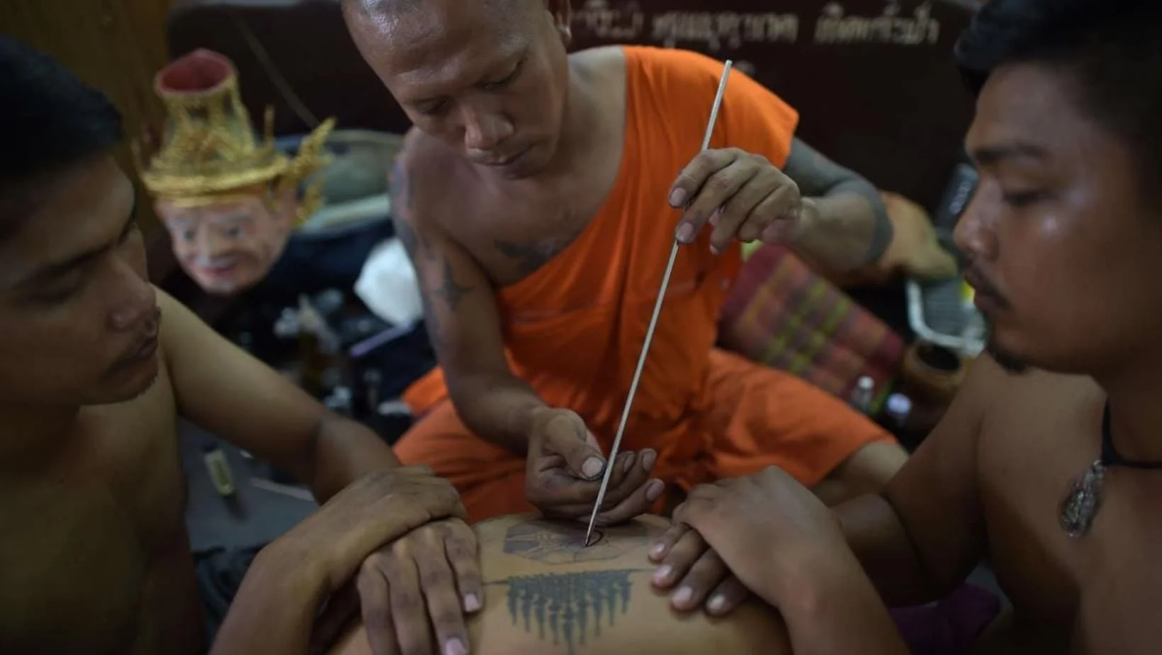 découvrez tout ce qu'il faut savoir avant de vous faire tatouer un sak yant dans un temple thaïlandais : signification, traditions et conseils essentiels.