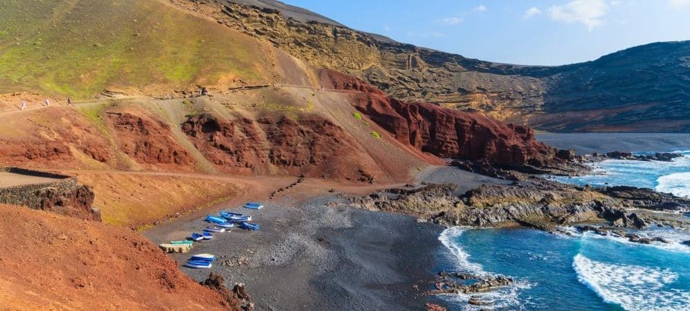 découvrez pourquoi l'espagne est la meilleure destination pour les nomades numériques en 2025 : climat idéal, connexion internet rapide, qualité de vie et communautés dynamiques.