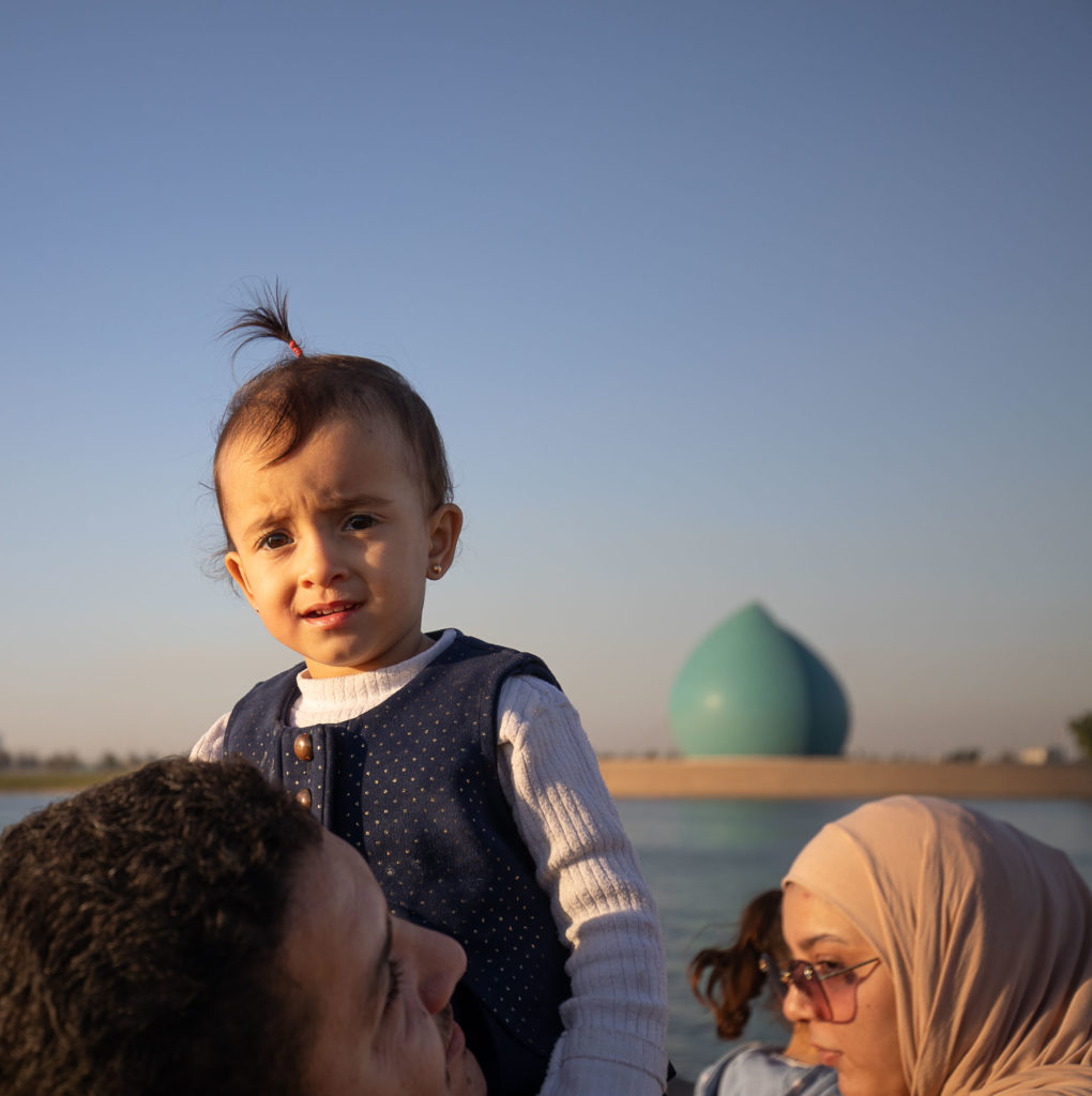 découvrez le tourisme en irak en toute sécurité avec des itinéraires fiables menant à babylone, mêlant histoire ancienne et modernité.